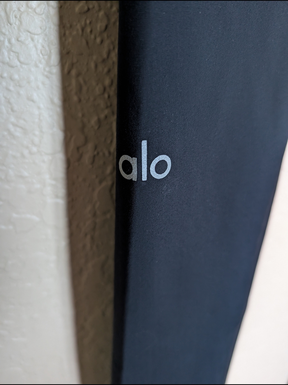 NWOT ALO Yoga Black Ripped Warrior High-Rise Leggings - Picture 8 of 8